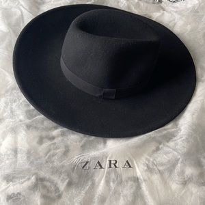 Zara black big round wool hat